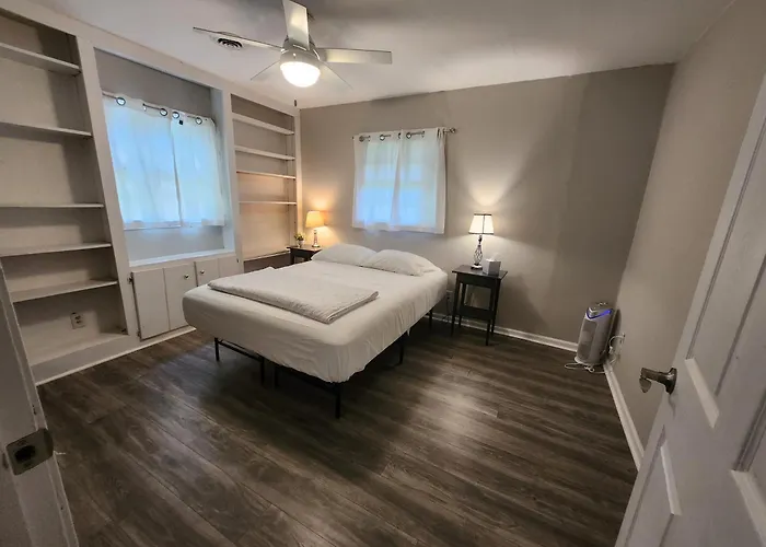 Cozy Home 3 Miles From I95 And Downtown